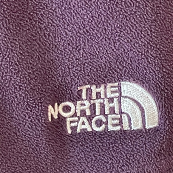 The North Face quarter zip in a size large - Picture 8 of 11